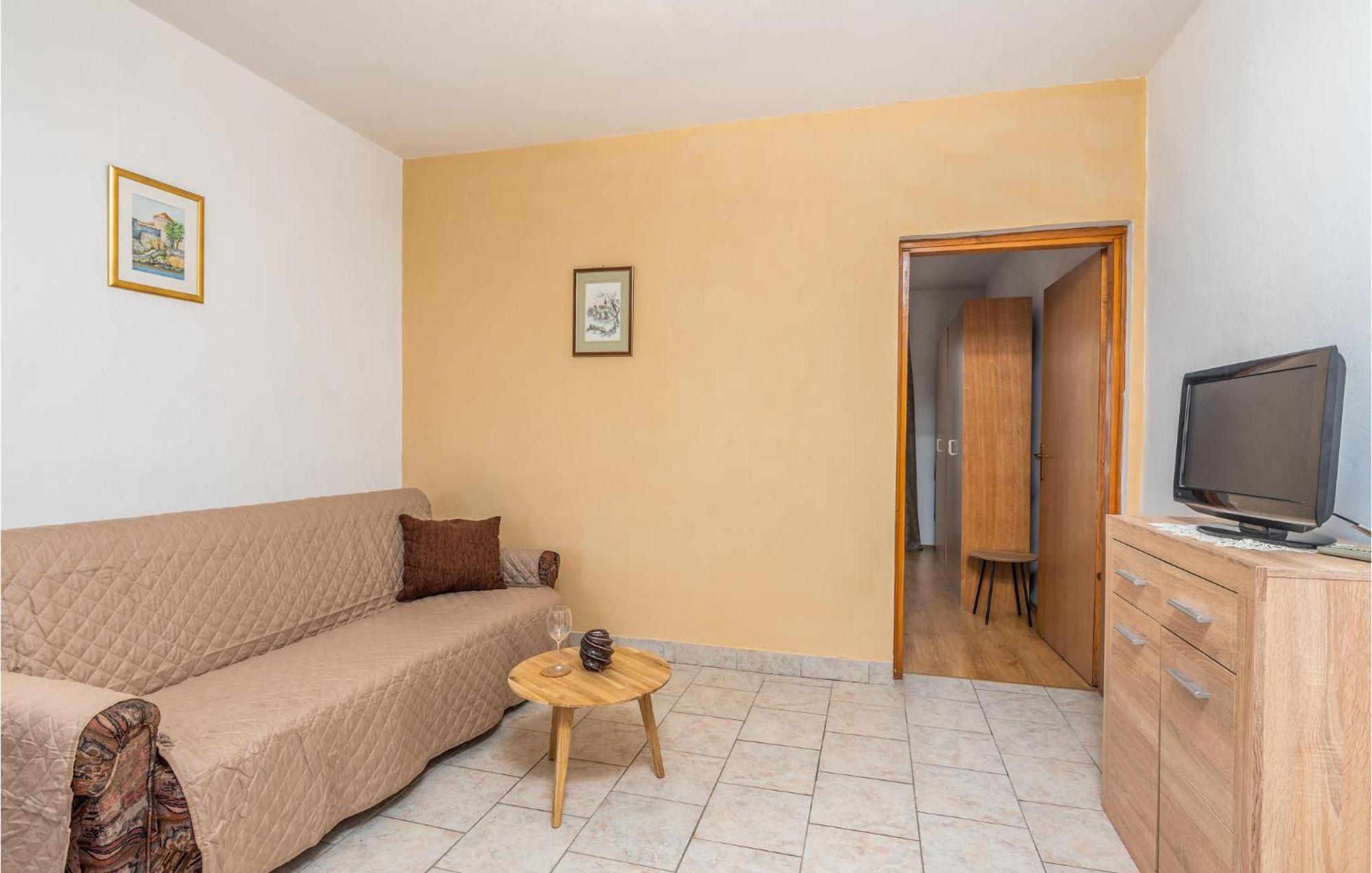 Gorgeous Apartment In Krk With Wifi 克尔克 外观 照片